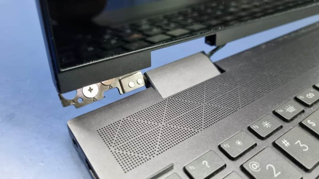 Wymiana baterii w HP Pavilion - uniknij problemów z laptopem