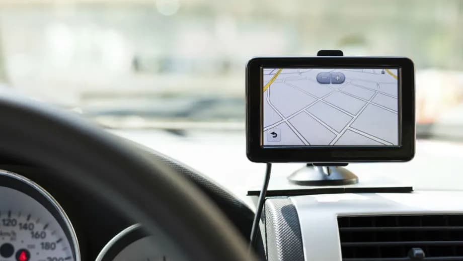 Najlepsze miejsca montażu anteny GPS do nawigacji w samochodzie