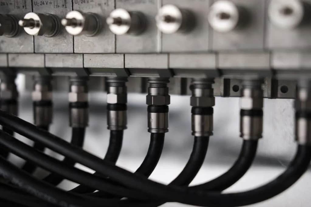 Jak wzmocnić sygnał anteny pokojowej i cieszyć się lepszym odbiorem